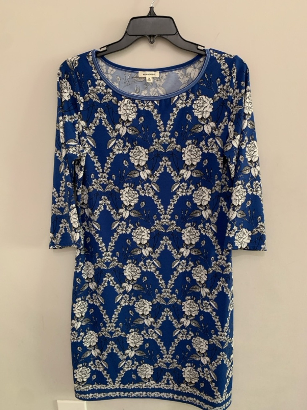 Max Studio Stretchy Daytime Dress Navy and White Flowers Size M
